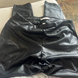 CATO Sportswear Black Faux Leather Leggings 14/16W.